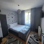 Freya Villa *